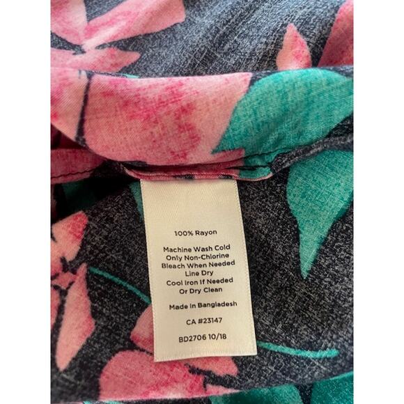 Talbots Size Medium Women's Long Sleeve Pullover Blouse Black & Pink‎ - Picture 4 of 4